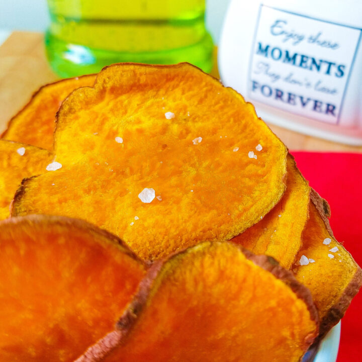 oven-baked sweet potato chips (only 30 minutes)
