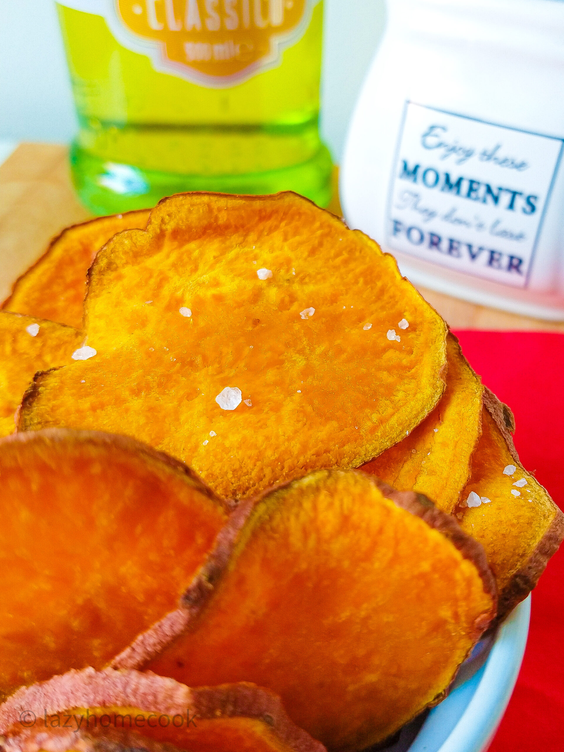 Oven-baked sweet potato chips (only 30 minutes)