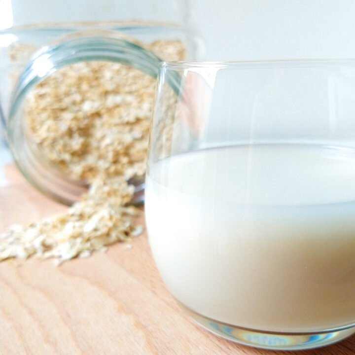 Homemade oat milk recipe - in less than 5 minutes