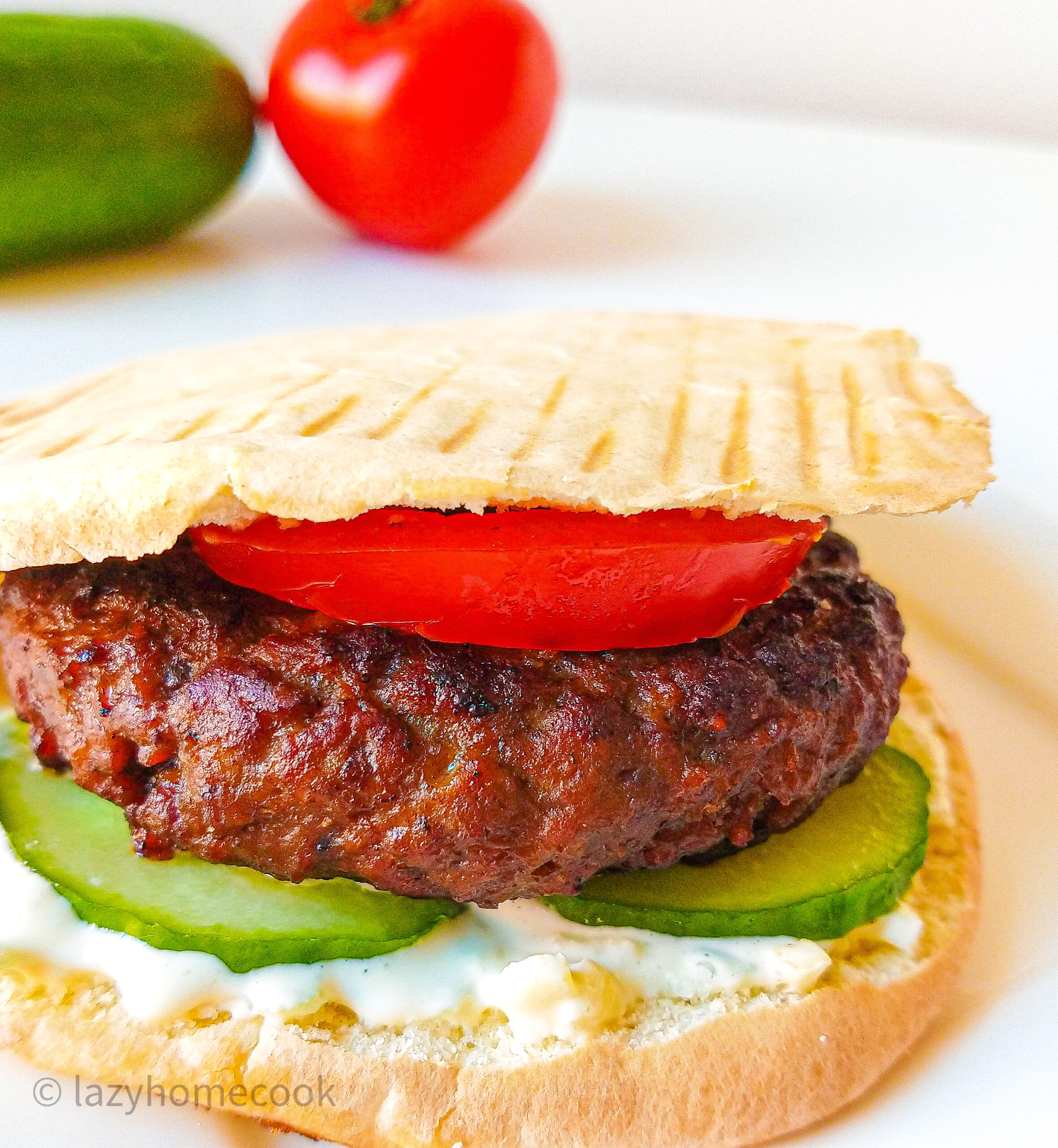 Pita burger recipe with easy sauce