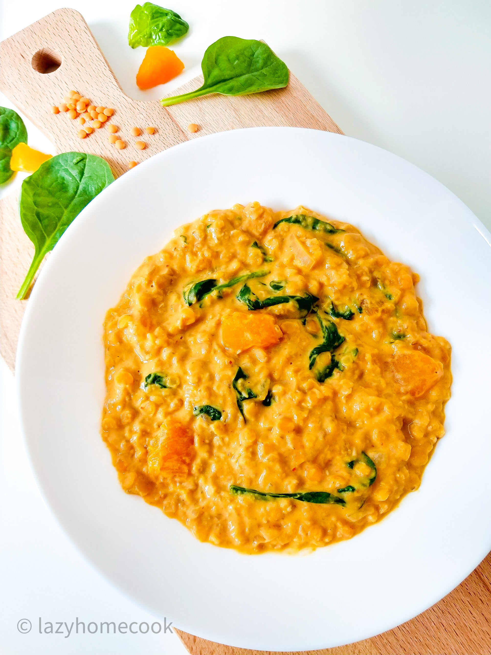 Thai red lentil curry with spinach and pumpkin (Vegan) - Lazyhomecook