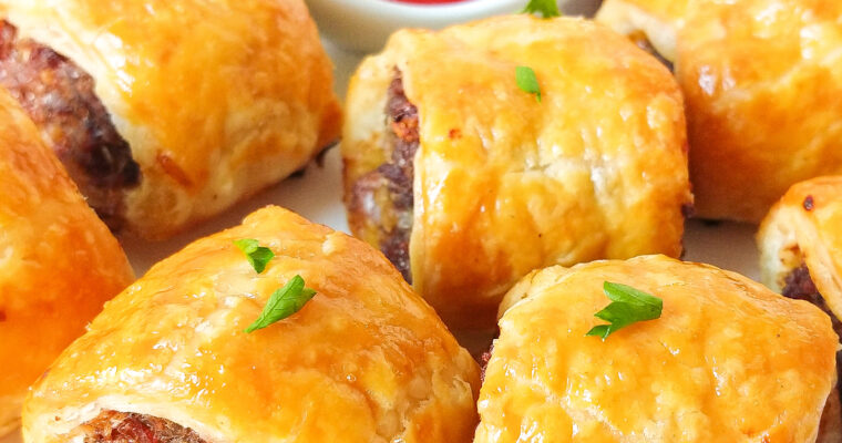 Puff pastry sausage rolls with bacon