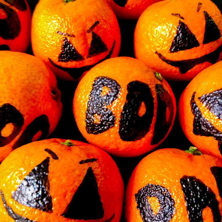 Clementine Pumpkins (Super Easy!) - Healthy Halloween Treats